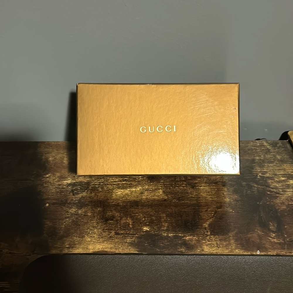 Gucci cardboard box 📦